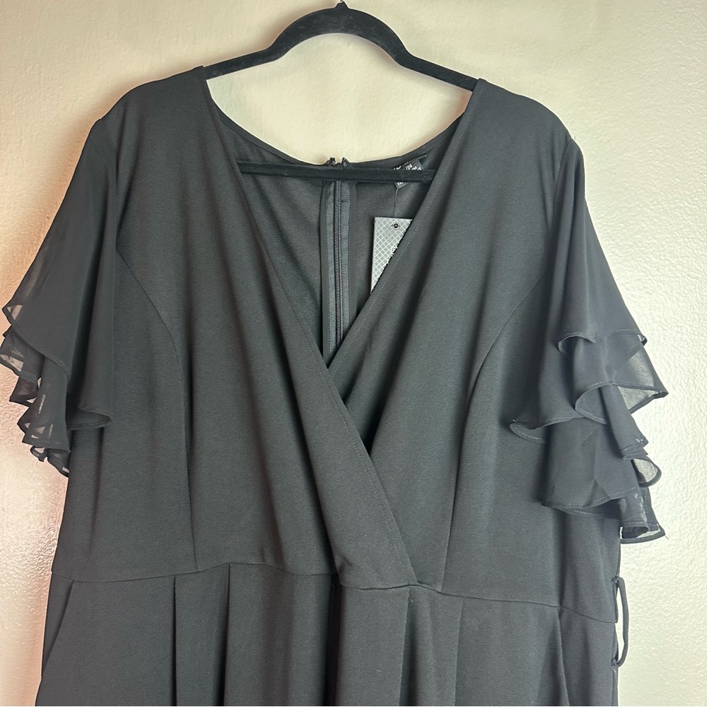 City chic Black Wide Leg-Flutter Sleeve Jumpsuit Sz 24 - Picture 3 of 11